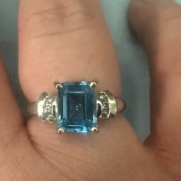 14k White Gold Diamond Blue Topaz size 8 - Picture 3 of 9